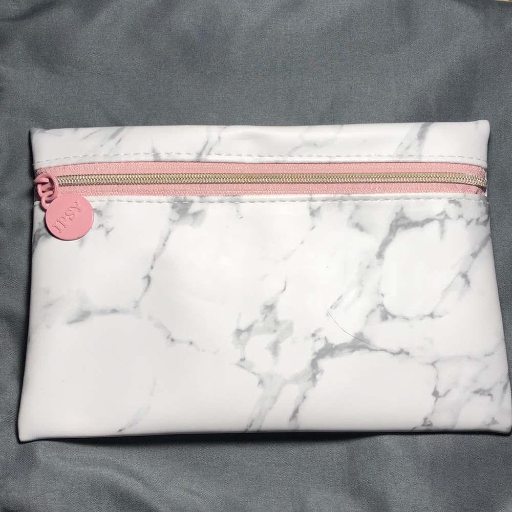 IPSY Bag FREE With Bundle of 2+ Items - Picture 5 of 7